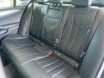 BMW Seria 5 530e 2.0 iPerformance 