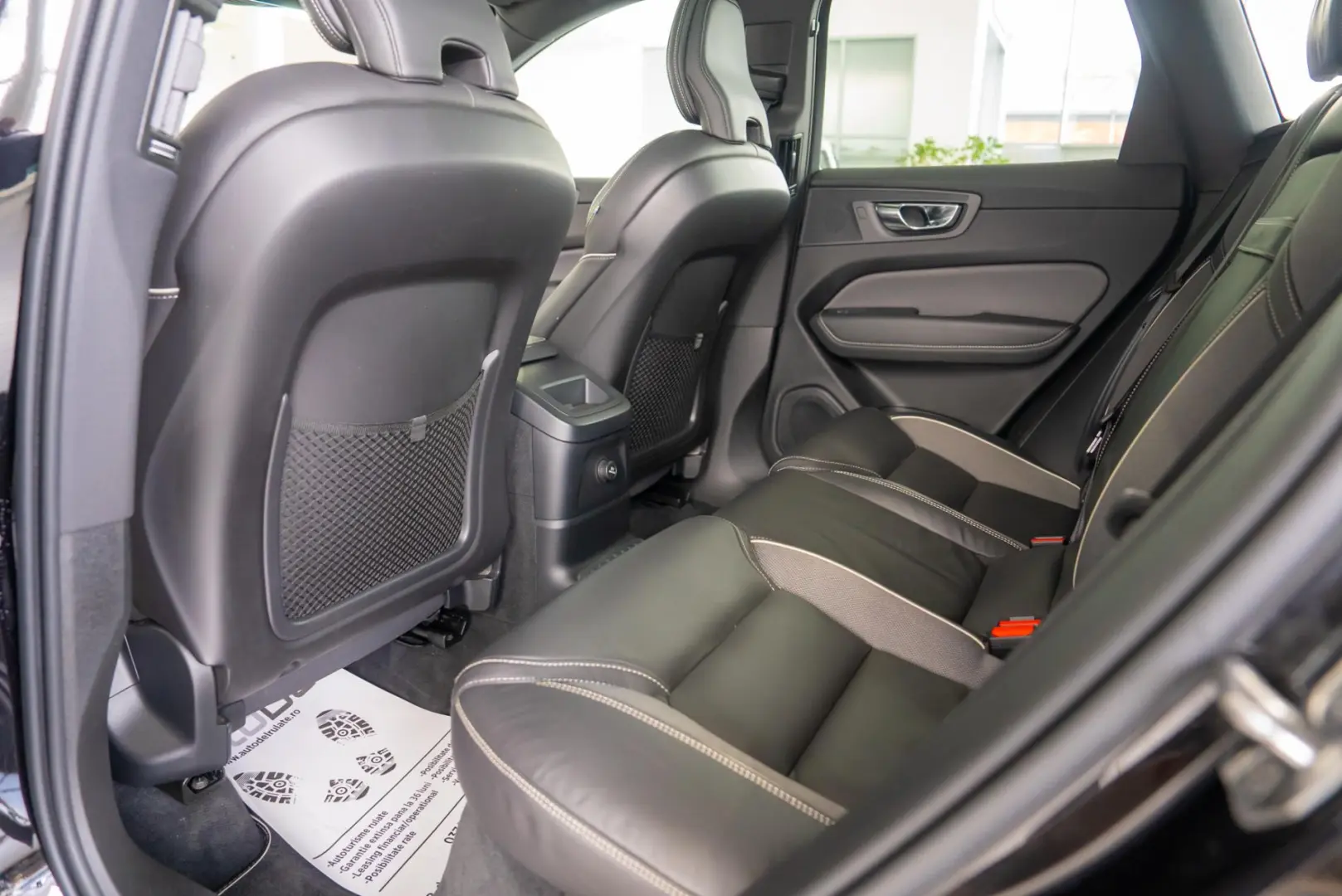 Volvo XC 60 2.0 T8 Plug-in hybrid AWD R-Design
