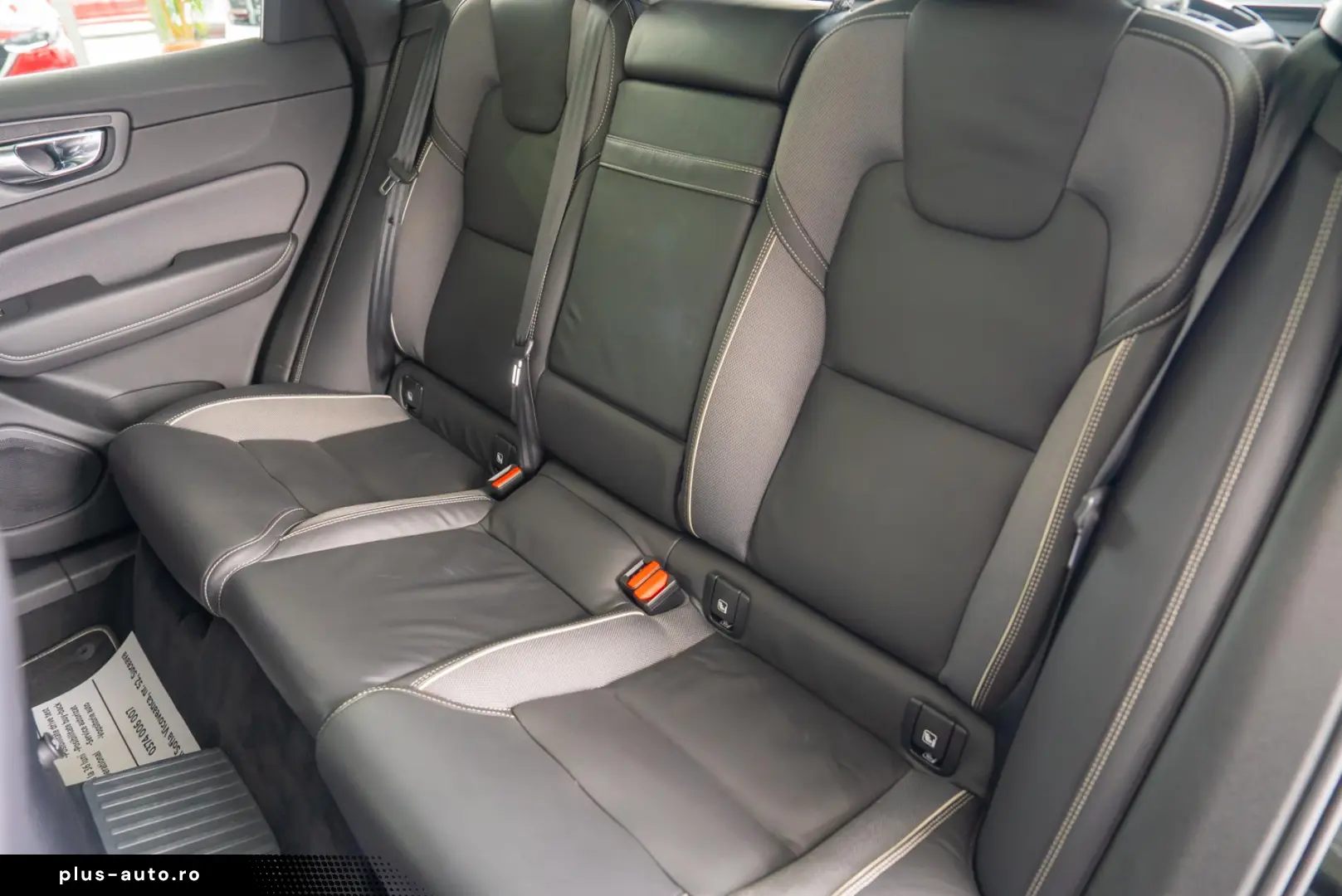 Volvo XC 60 2.0 T8 Plug-in hybrid AWD R-Design