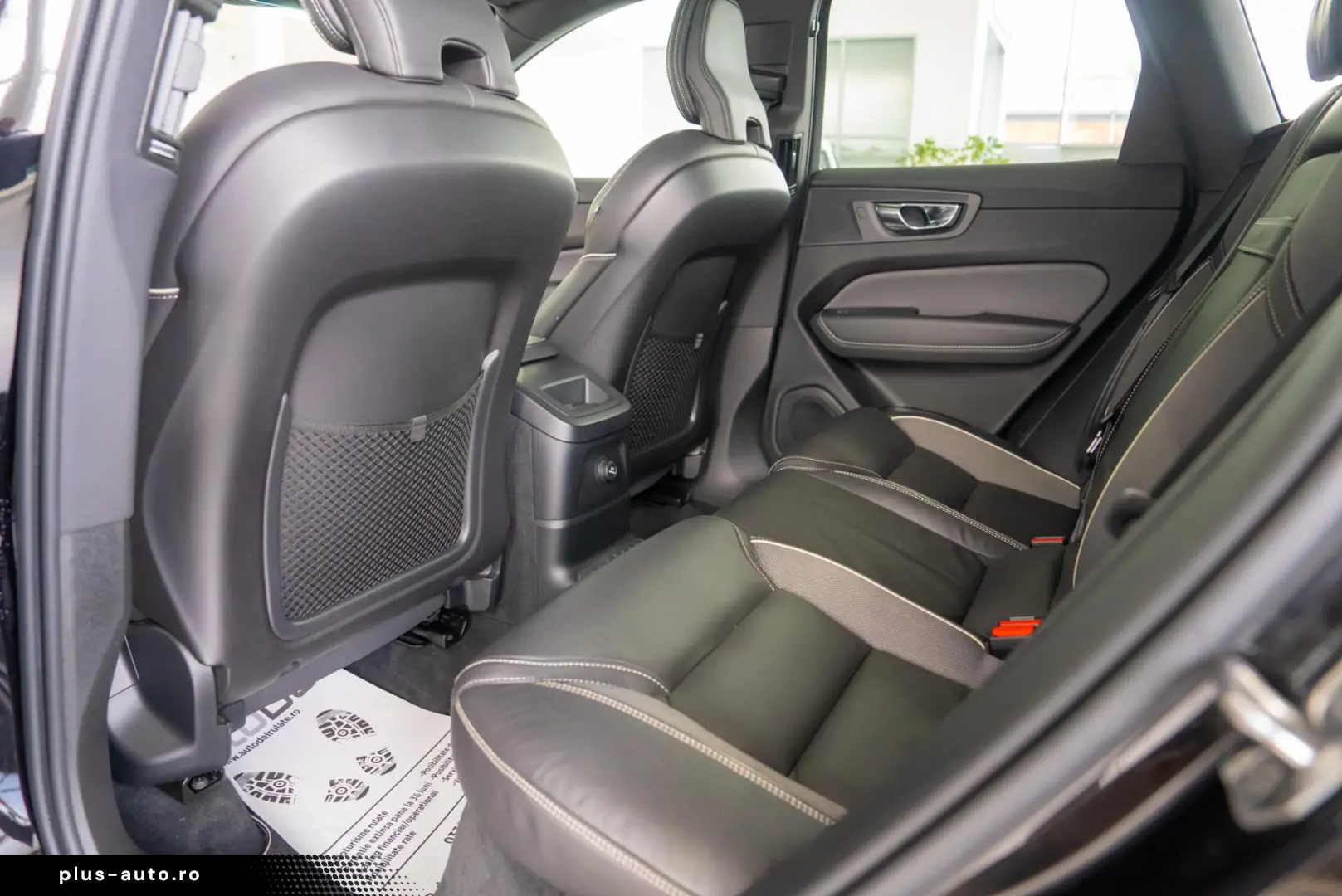 Volvo XC 60 2.0 T8 Plug-in hybrid AWD R-Design