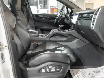 Porsche Cayenne Coupe 3.0 eHybrid V6