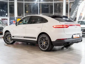 Porsche Cayenne Coupe 3.0 eHybrid V6