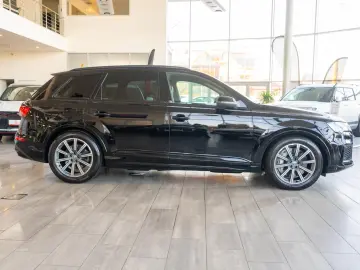 Audi Q7 55TFSIe 3.0 V6 Quattro Tiptronic 