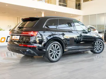 Audi Q7 55TFSIe 3.0 V6 Quattro Tiptronic  S-Line