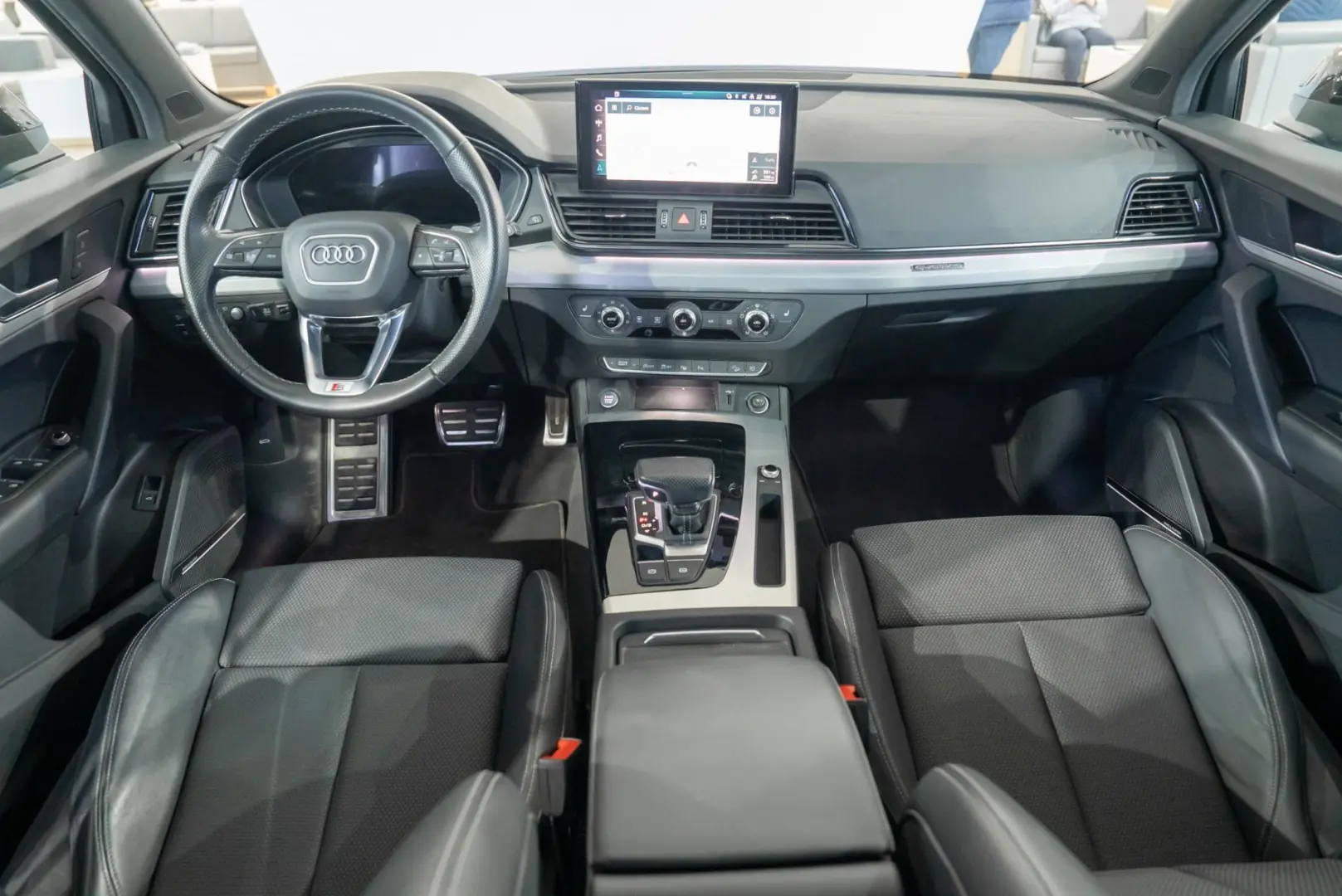 Audi Q5 2.0TDI Mild Hybrid Quattro  S-Line  - Facelift