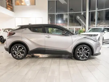 Toyota C-HR 1.8 hybrid C-ULT
