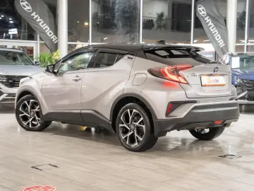 Toyota C-HR 1.8 hybrid C-ULT