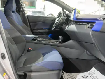 Toyota C-HR 1.8 hybrid C-ULT