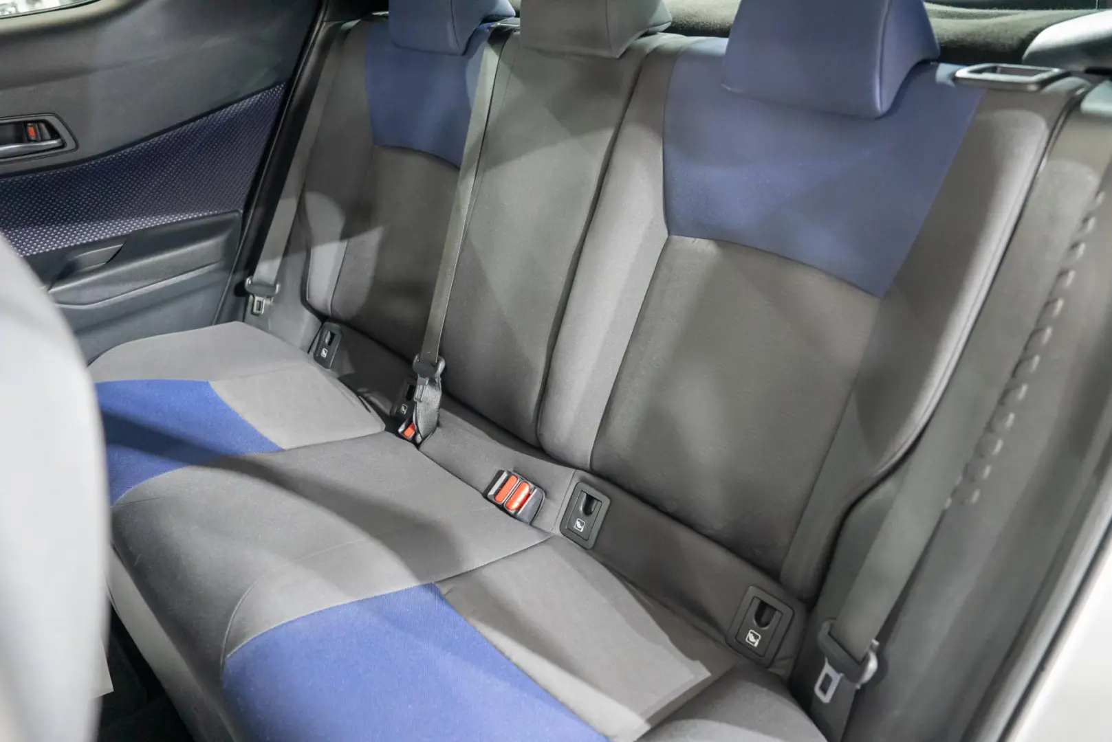 Toyota C-HR 1.8 hybrid C-ULT