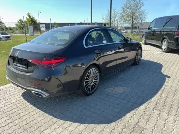 C300 Limo AMG Line Pano AHK Distro Totwinkel 19