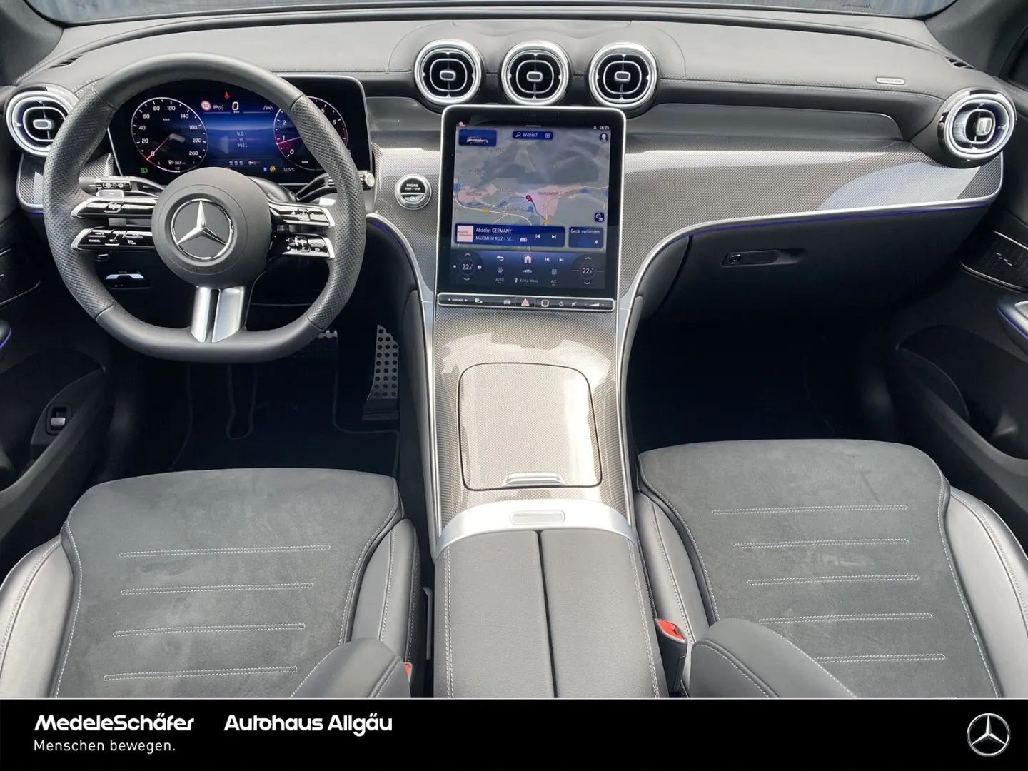 GLC 200 4M AMG Dist AHK DigLi Memo 360 Pan AdSou