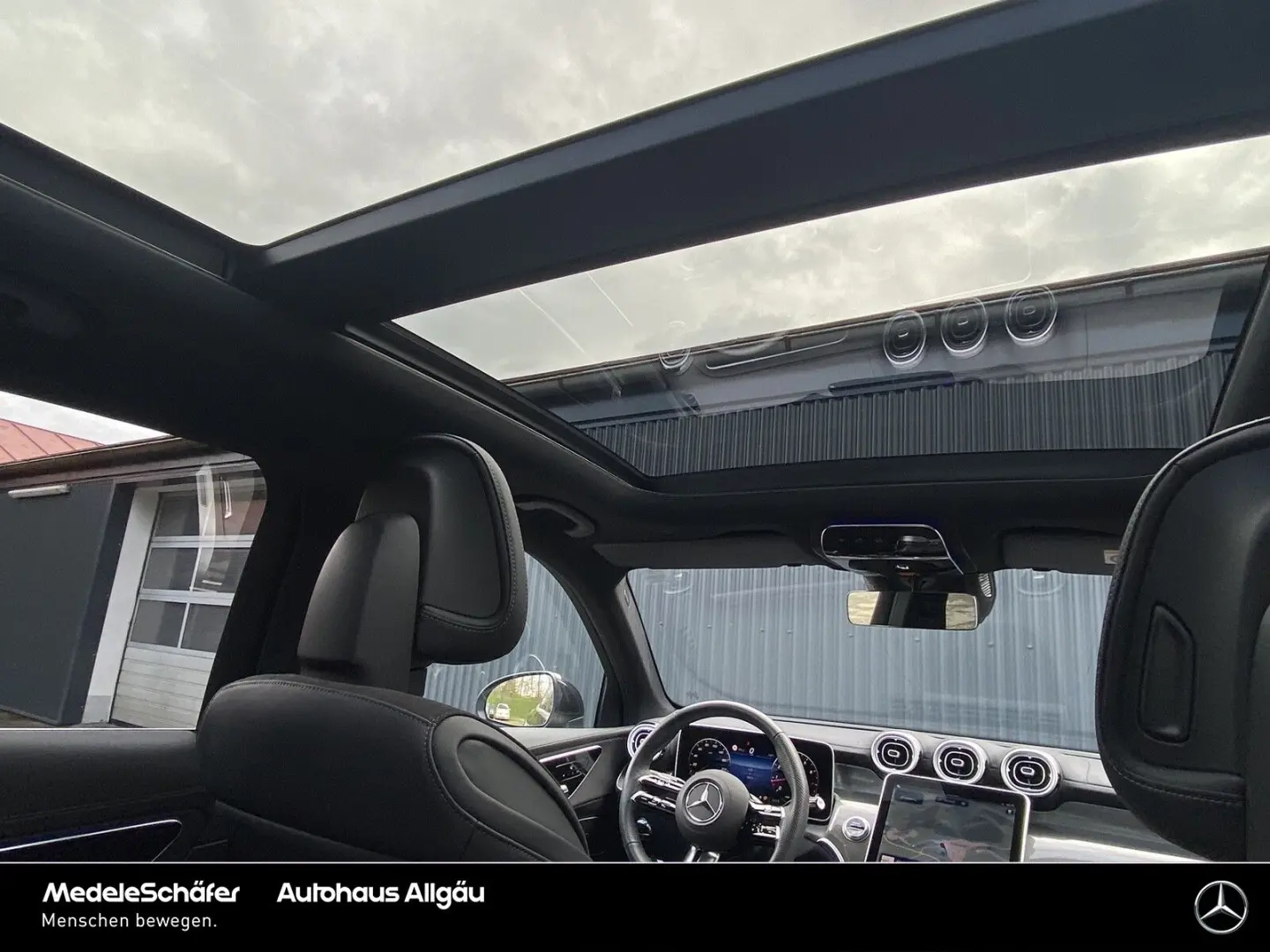 GLC 200 4M AMG Dist AHK DigLi Memo 360 Pan AdSou