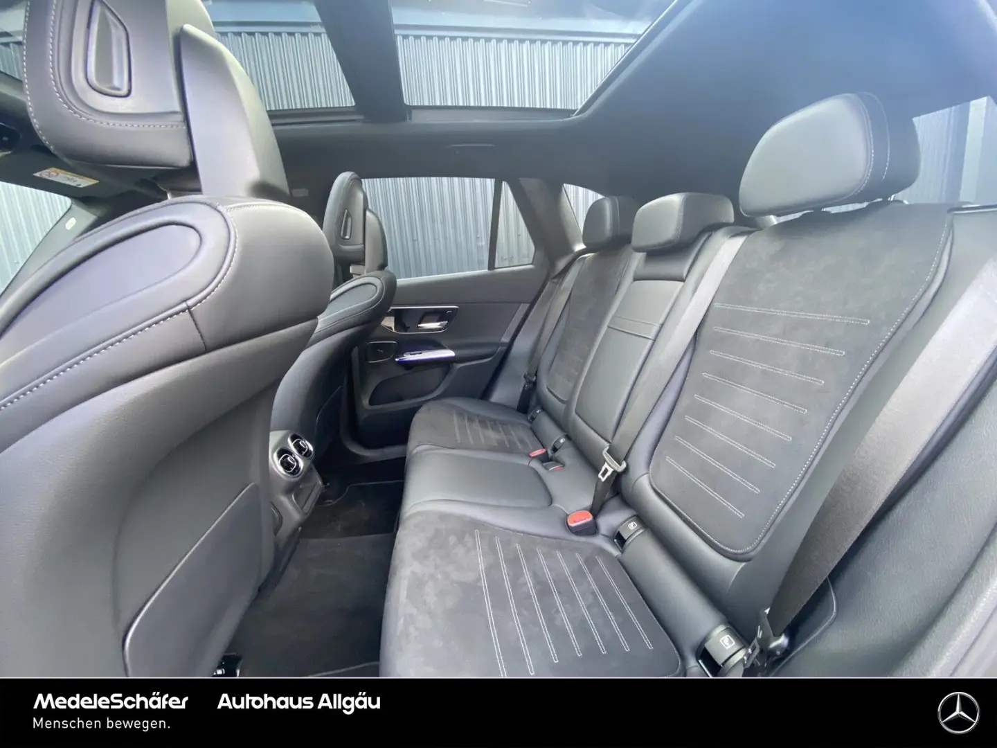 GLC 200 4M AMG Dist AHK DigLi Memo 360 Pan AdSou
