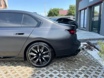 BMW M760e Plug-in Hybrid xDrive