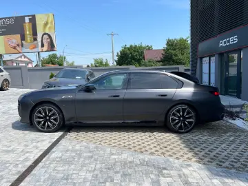 BMW M760e Plug-in Hybrid xDrive