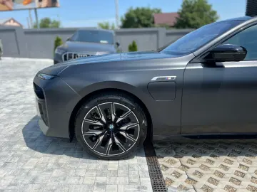 BMW M760e Plug-in Hybrid xDrive