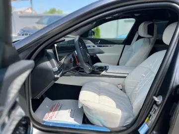 BMW M760e Plug-in Hybrid xDrive