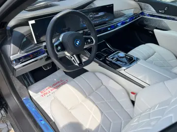 BMW M760e Plug-in Hybrid xDrive