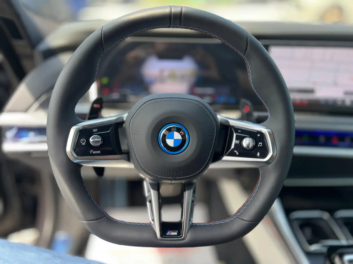 BMW M760e Plug-in Hybrid xDrive