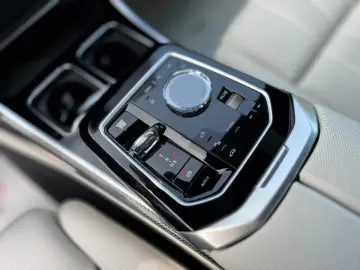 BMW M760e Plug-in Hybrid xDrive