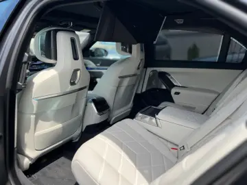BMW M760e Plug-in Hybrid xDrive
