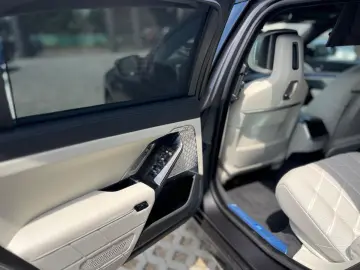 BMW M760e Plug-in Hybrid xDrive