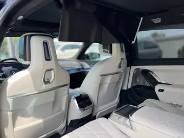 BMW M760e Plug-in Hybrid xDrive