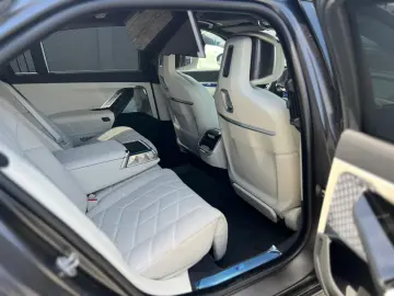 BMW M760e Plug-in Hybrid xDrive