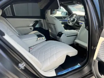 BMW M760e Plug-in Hybrid xDrive