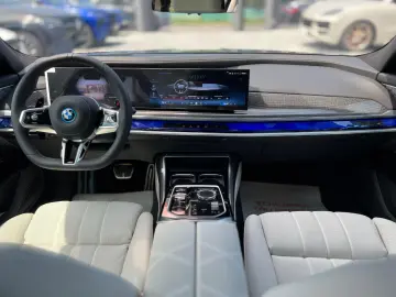 BMW M760e Plug-in Hybrid xDrive