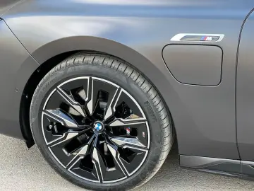 BMW M760e Plug-in Hybrid xDrive