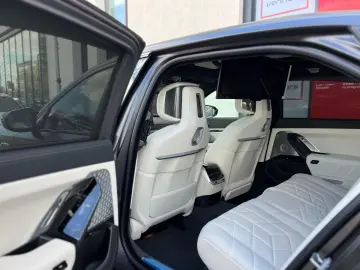 BMW M760e Plug-in Hybrid xDrive