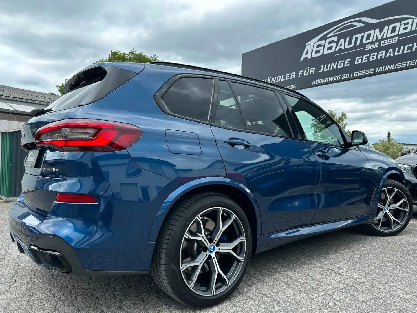 X5 xDr45e M Sport PANO-Sky*Crafted*AHK*ACC*SoftC