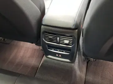 330i xDrive Limousine Standheizung Harman/K LED