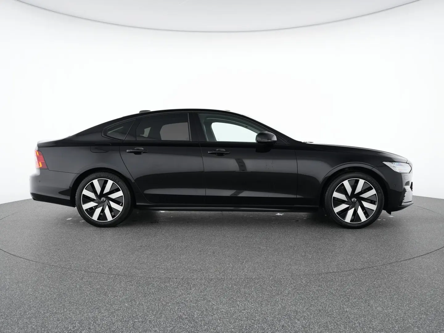S90 T8 Recharge AWD Ultimate Dark 19