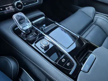 S90 T8 AWD Recharge Plug-In Hybrid Ultimate Dark