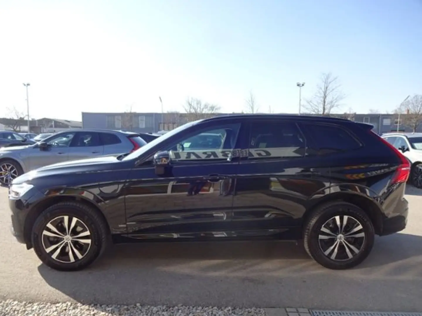XC60 T8 R Design Plug-In AWD AHK Luftfw PANO ACC