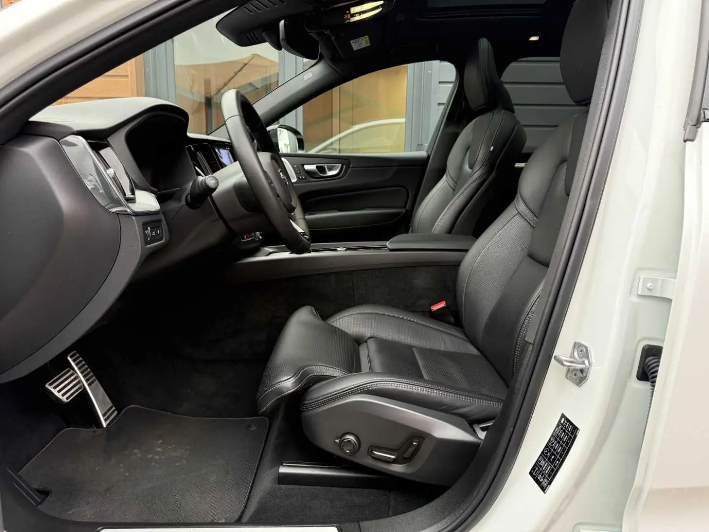 XC 60 R Design Recharge Plug-In Hybrid AWD