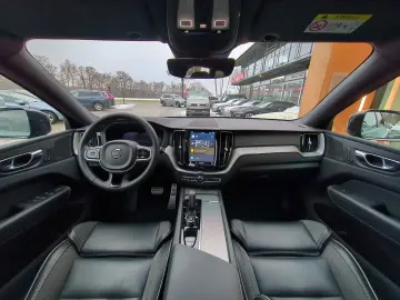 XC60 R Design Recharge Plug-In Hybrid AWD T8 Twi