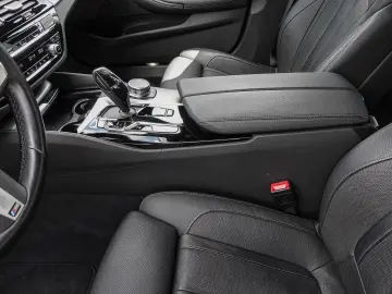 530e xDrive MSport+AHK+PARKASSPLUS+GSD+HEAD-UP+L