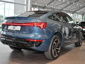 Q8 e-tron Sportback 55 quattro S line
