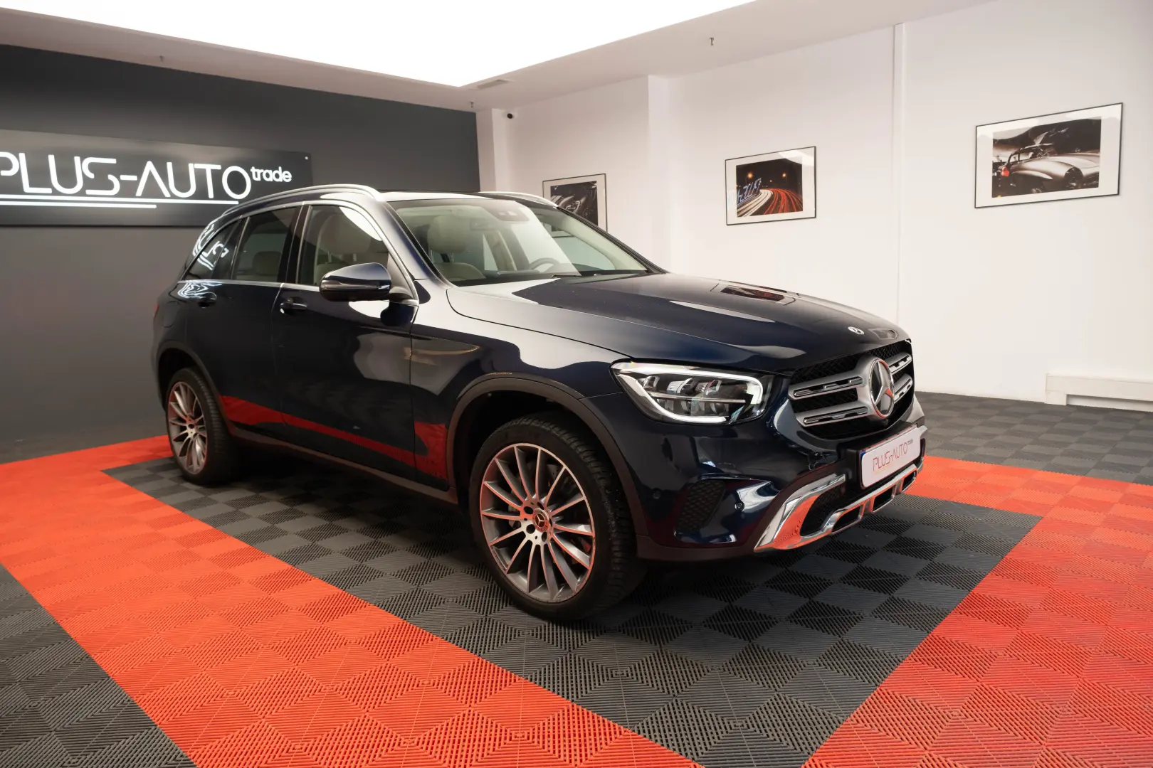 MERCEDES-BENZ GLC 300e 4Matic Panoramic Beige 360 cam 20