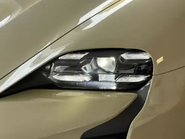 Taycan GTS Fond-TV Sunshine Burmester Hockenheim