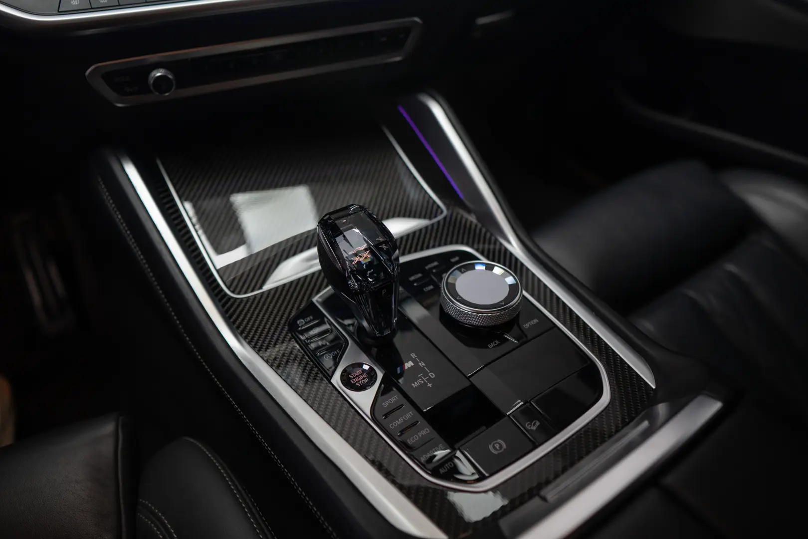 BMW X6 M50i