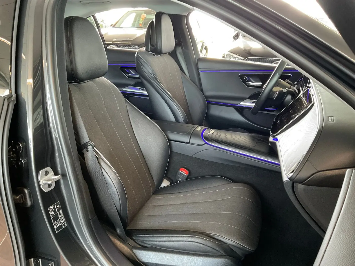 E 220d Avantgarde KAMERA/SPUR/PANO/MBUX/DISTRONI