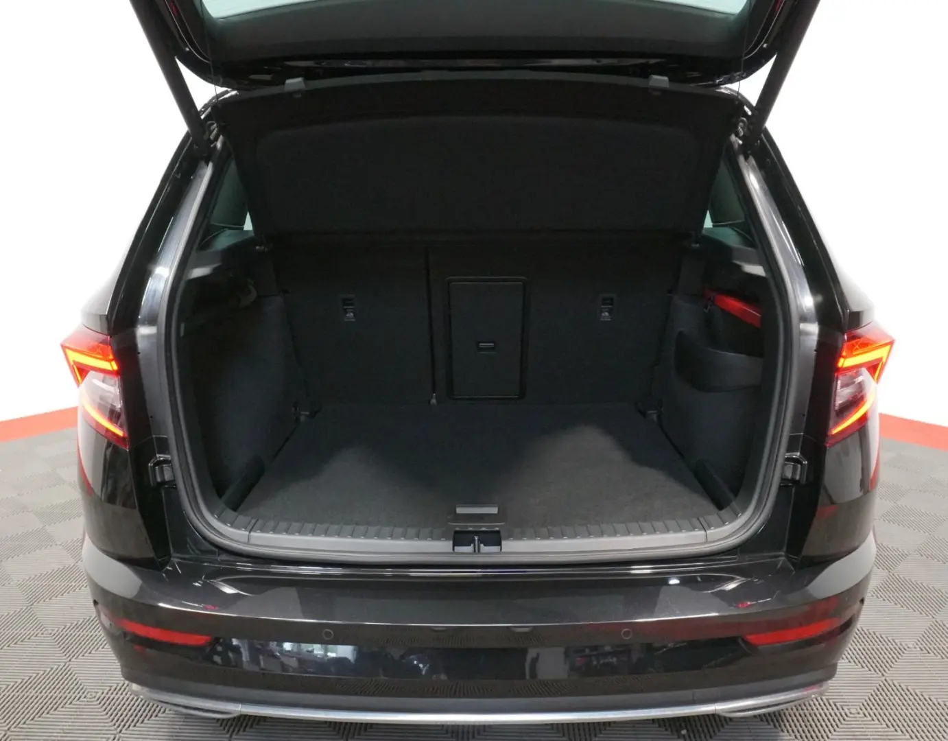 Karoq 2.0 TDI Sportline 4x4*ACC*VC*LED*FACELIFT*