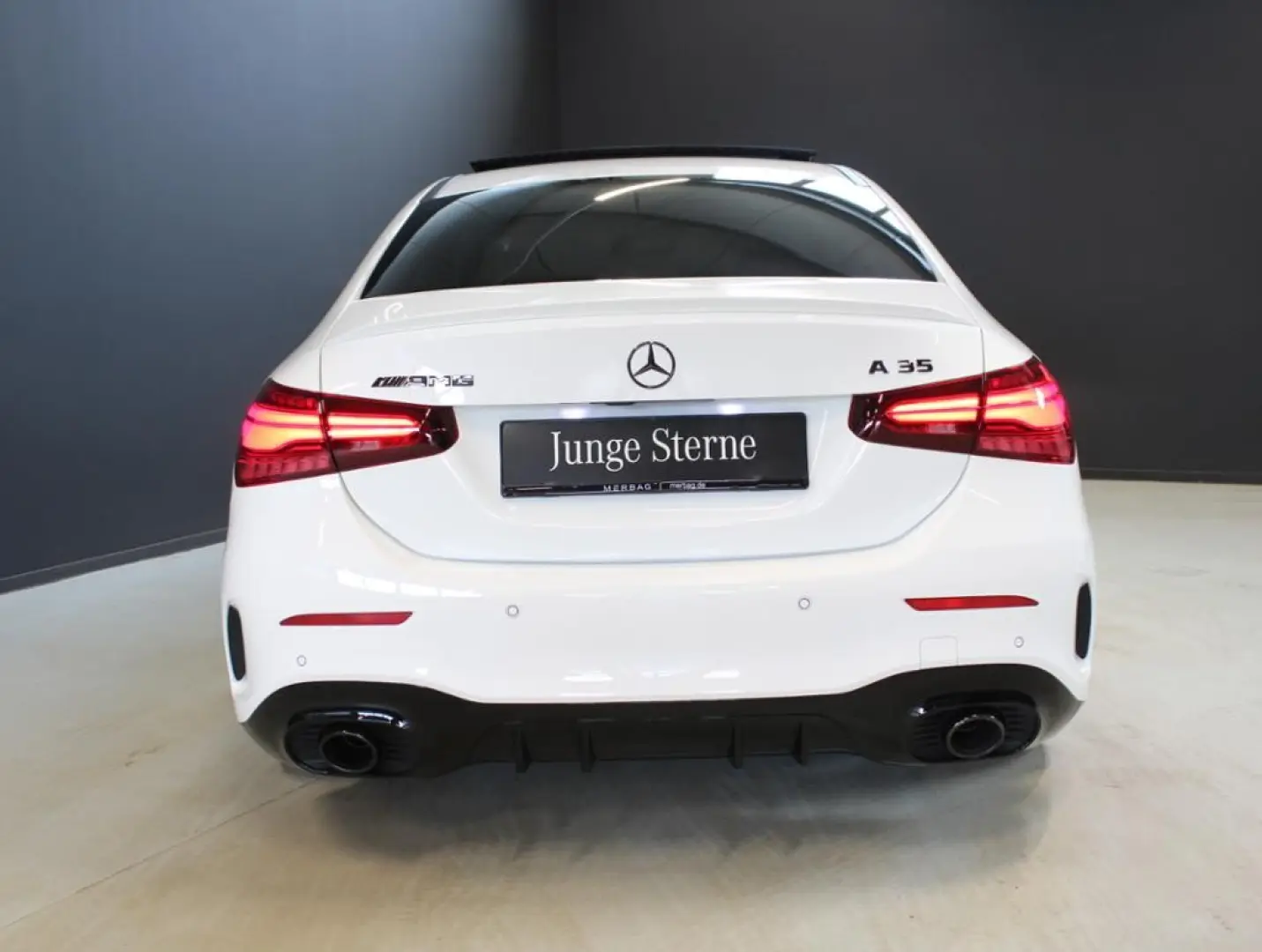 AMG A 35 4M *Limousine Night Pano 19