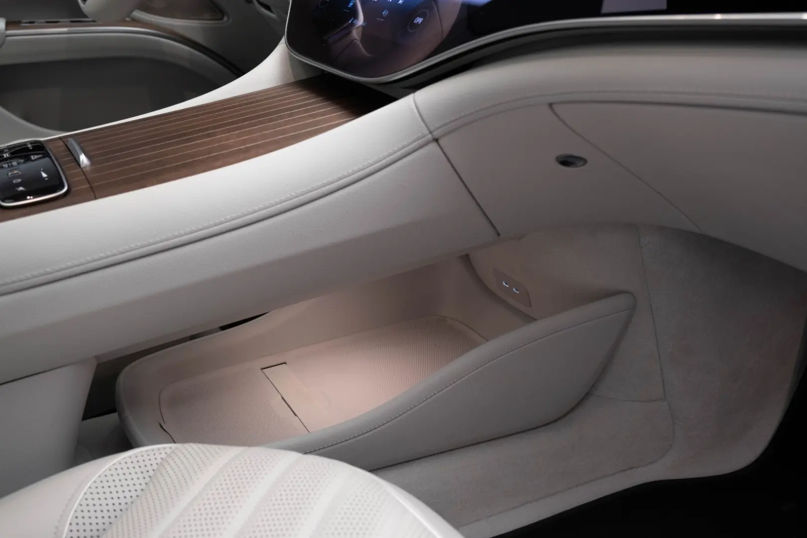 MERCEDES-BENZ EQS EDITION ONE