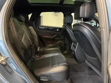 Cayenne 3.0 Sport-Chrono/Bose/Pano/21-Zoll/LED