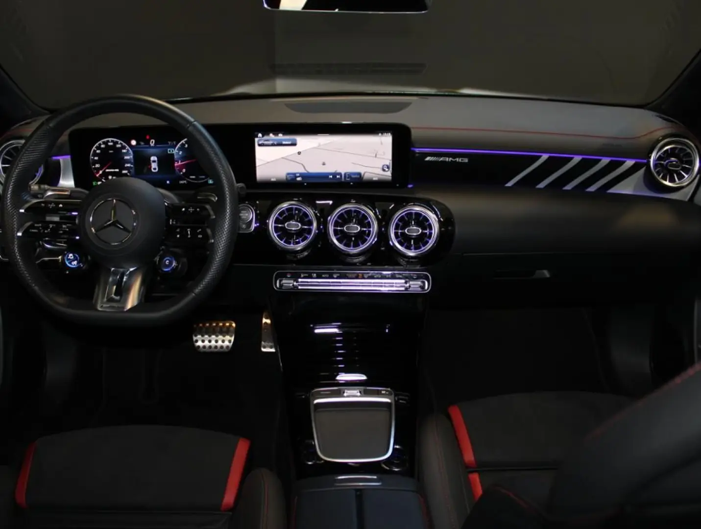 AMG CLA 35 4M *Aero Performance Sitz Night Perf